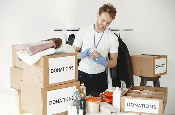 Decluttering tips before moving